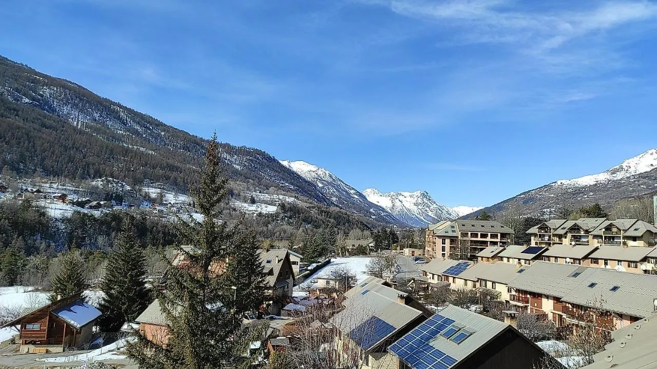 Appartement Vue Montagne, Cosy Et Chaleureux Briançon