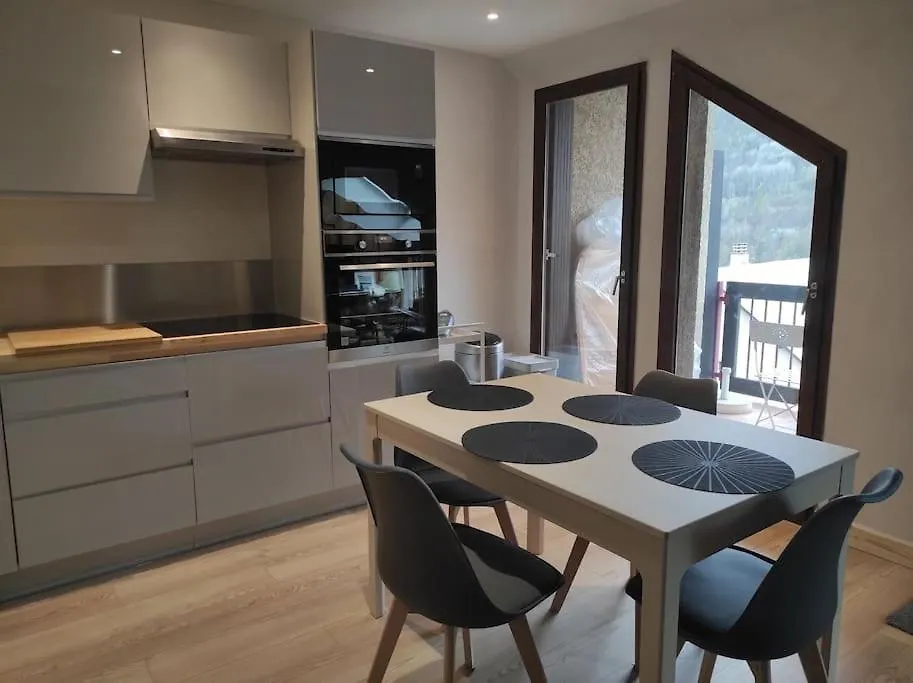 Appartement Vue Montagne, Cosy Et Chaleureux ブリアンソン アパート